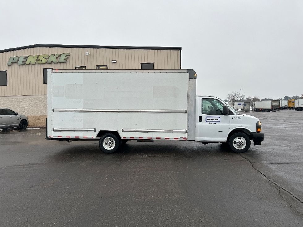 Light Duty Box Truck-Light and Medium Duty Trucks-GMC-2021-Savana G33903-Aurora-CO-64,277\n\t\tmiles-$ 35,250 - Image 15