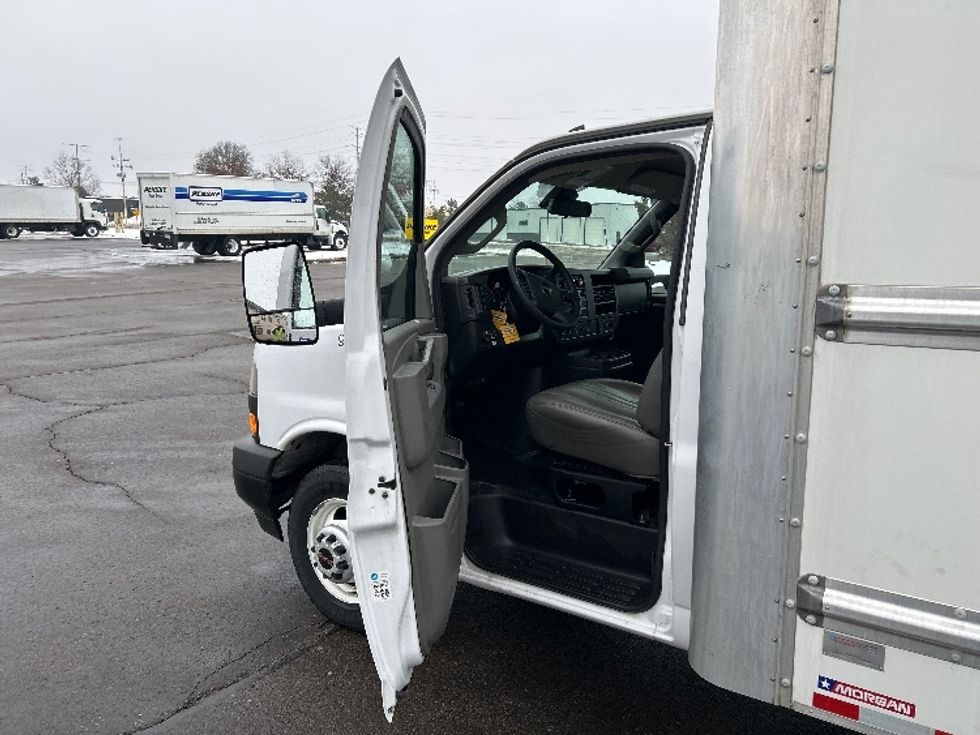 Light Duty Box Truck-Light and Medium Duty Trucks-GMC-2021-Savana G33903-Aurora-CO-64,277\n\t\tmiles-$ 35,250 - Image 16