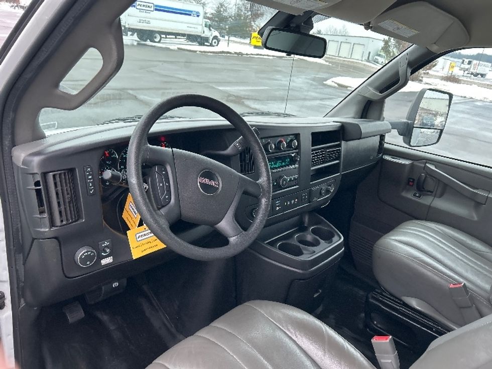 Light Duty Box Truck-Light and Medium Duty Trucks-GMC-2021-Savana G33903-Aurora-CO-64,277\n\t\tmiles-$ 35,250 - Image 17