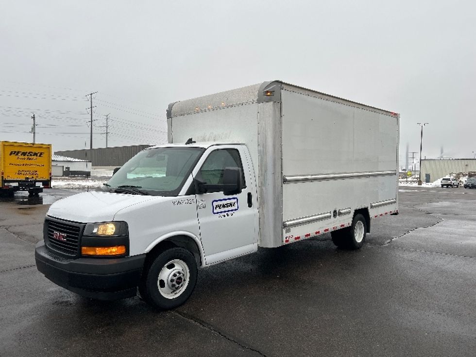 Light Duty Box Truck-Light and Medium Duty Trucks-GMC-2021-Savana G33903-Aurora-CO-64,277\n\t\tmiles-$ 35,250 - Image 3