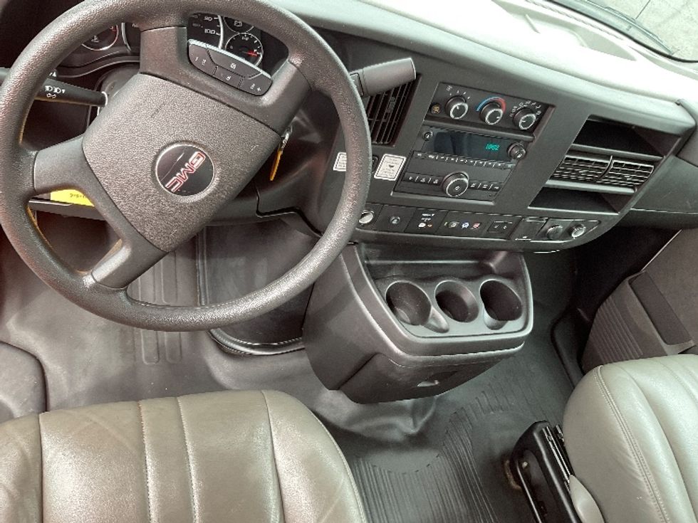 Light Duty Box Truck-Light and Medium Duty Trucks-GMC-2021-Savana G33903-Aurora-CO-70,488\n\t\tmiles-$ 34,500 - Image 17