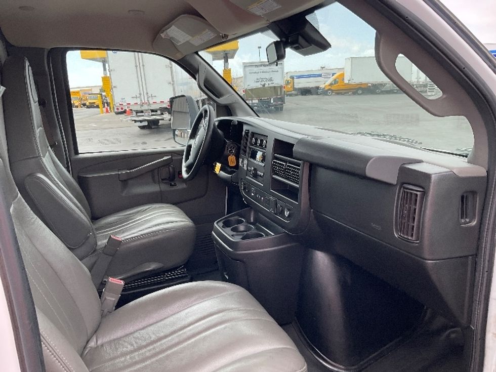 Light Duty Box Truck-Light and Medium Duty Trucks-GMC-2021-Savana G33903-Aurora-CO-70,488\n\t\tmiles-$ 34,500 - Image 21