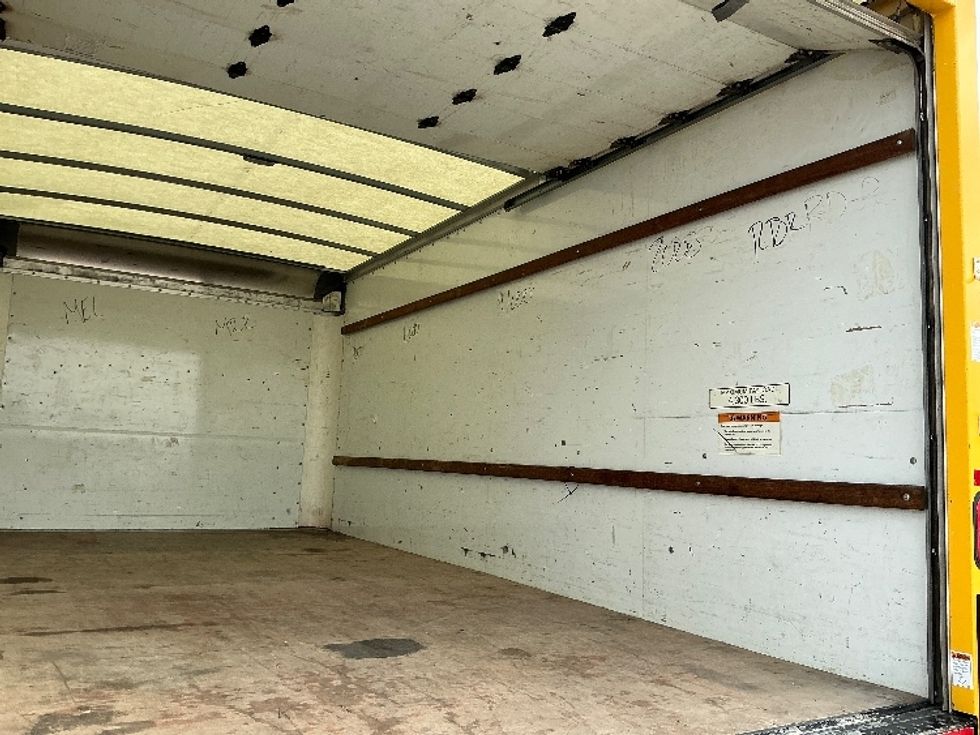 Light Duty Box Truck-Light and Medium Duty Trucks-GMC-2021-Savana G33903-Austin-TX-101,987\n\t\tmiles-$ 26,250 - Image 10