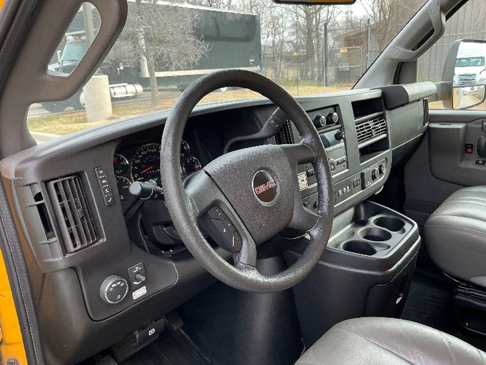 Light Duty Box Truck-Light and Medium Duty Trucks-GMC-2021-Savana G33903-Austin-TX-101,987\n\t\tmiles-$ 26,250 - Image 14