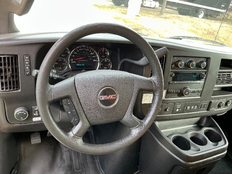 Light Duty Box Truck-Light and Medium Duty Trucks-GMC-2021-Savana G33903-Austin-TX-101,987\n\t\tmiles-$ 26,250 - Image 15