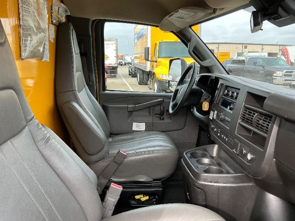Light Duty Box Truck-Light and Medium Duty Trucks-GMC-2021-Savana G33903-Austin-TX-101,987\n\t\tmiles-$ 26,250 - Image 19