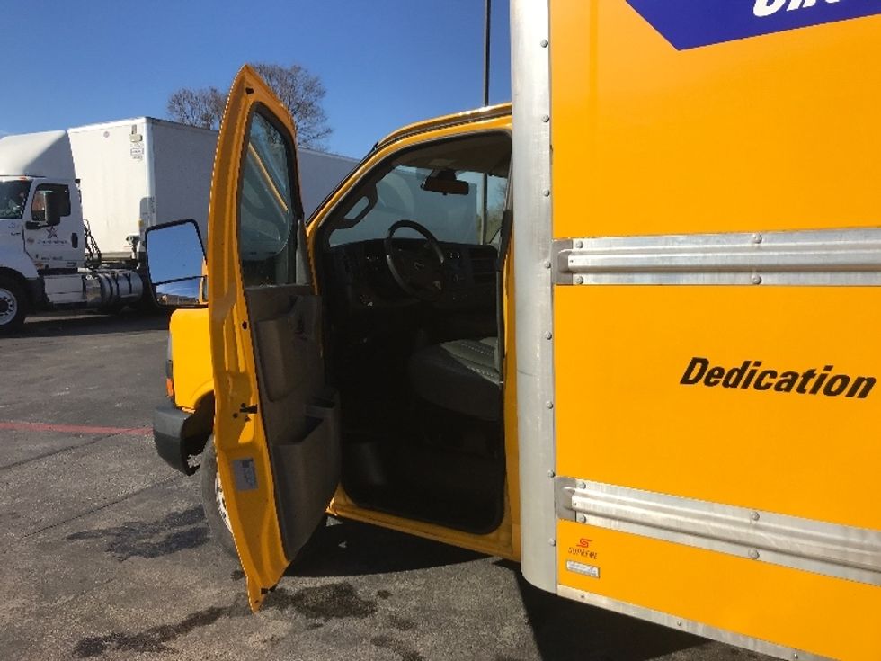 Light Duty Box Truck-Light and Medium Duty Trucks-GMC-2021-Savana G33903-Austin-TX-81,235\n\t\tmiles-$ 32,750 - Image 16