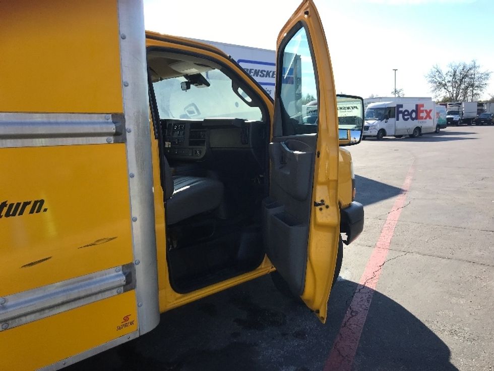 Light Duty Box Truck-Light and Medium Duty Trucks-GMC-2021-Savana G33903-Austin-TX-81,235\n\t\tmiles-$ 32,750 - Image 20