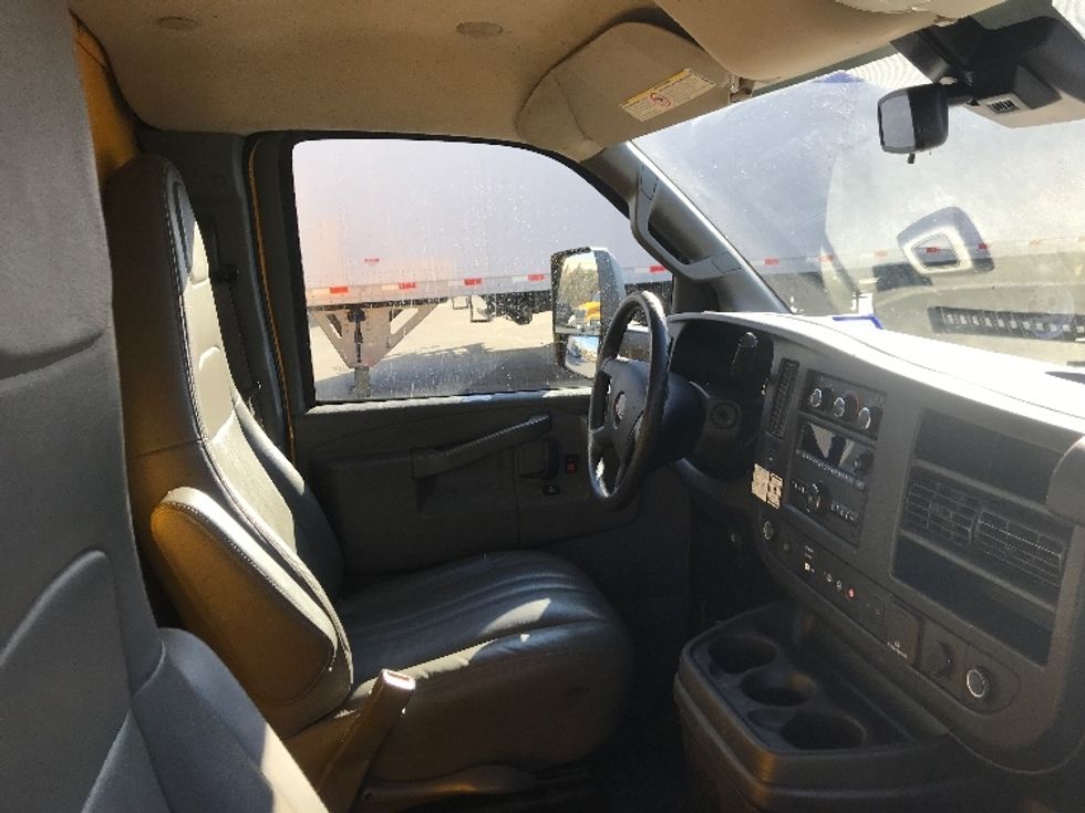 Light Duty Box Truck-Light and Medium Duty Trucks-GMC-2021-Savana G33903-Austin-TX-81,235\n\t\tmiles-$ 32,750 - Image 22