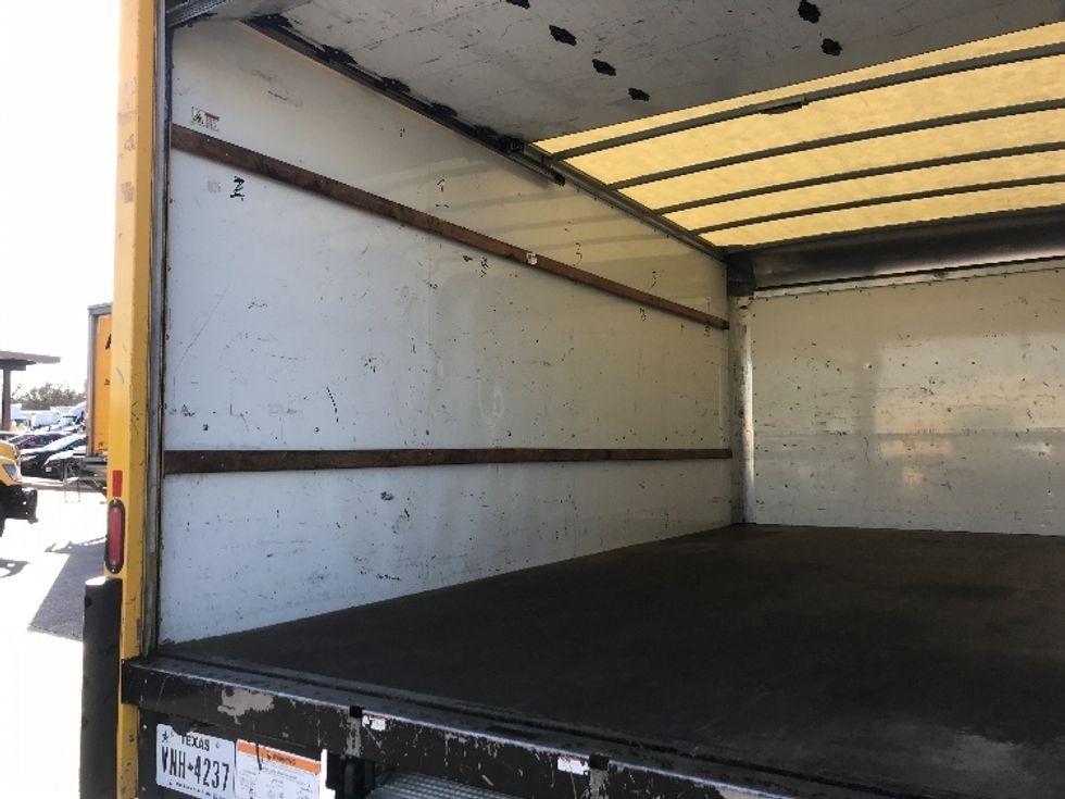 Light Duty Box Truck-Light and Medium Duty Trucks-GMC-2021-Savana G33903-Austin-TX-91,547\n\t\tmiles-$ 27,250 - Image 11