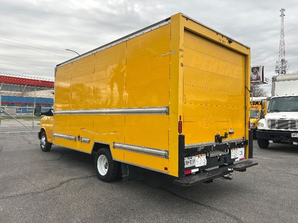 Light Duty Box Truck-Light and Medium Duty Trucks-GMC-2021-Savana G33903-Austin-TX-91,547\n\t\tmiles-$ 27,250 - Image 6