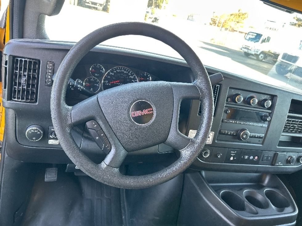 Light Duty Box Truck-Light and Medium Duty Trucks-GMC-2021-Savana G33903-Bakersfield-CA-100,799\n\t\tmiles-$ 27,500 - Image 18