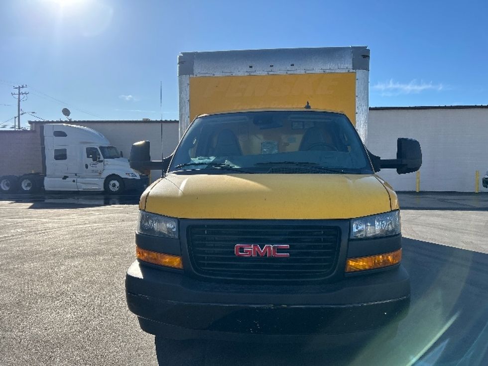 Light Duty Box Truck-Light and Medium Duty Trucks-GMC-2021-Savana G33903-Bakersfield-CA-100,799\n\t\tmiles-$ 27,500 - Image 2