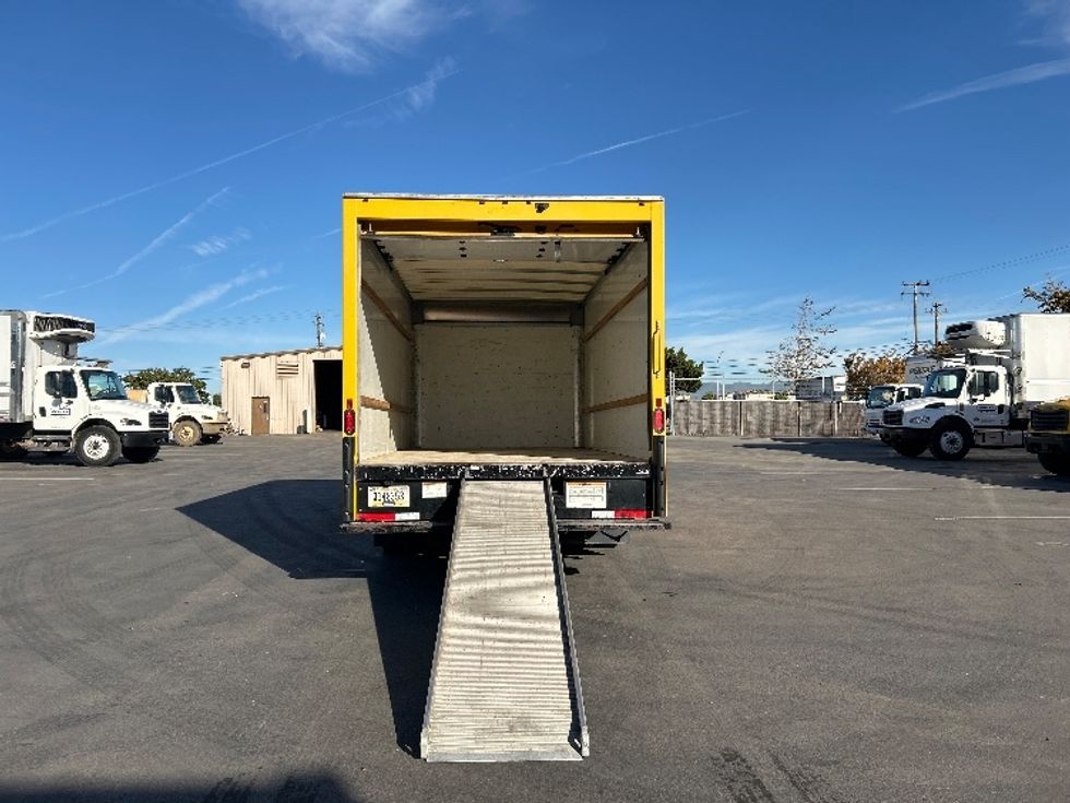 Light Duty Box Truck-Light and Medium Duty Trucks-GMC-2021-Savana G33903-Bakersfield-CA-100,799\n\t\tmiles-$ 27,500 - Image 9