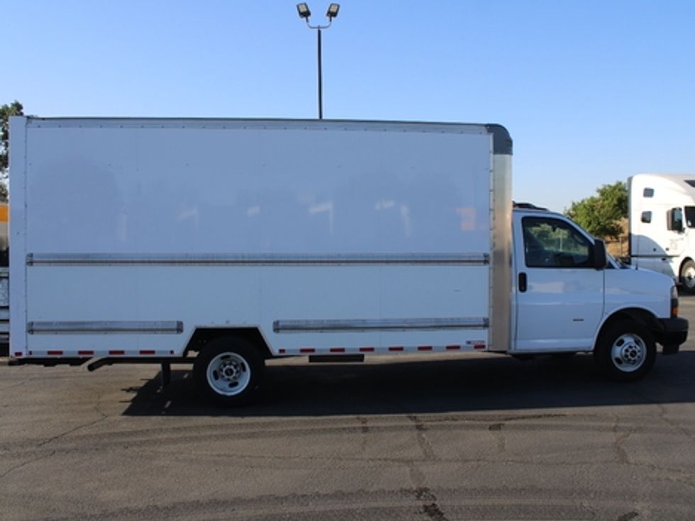 Light Duty Box Truck-Light and Medium Duty Trucks-GMC-2021-Savana G33903-Bakersfield-CA-87,624\n\t\tmiles-$ 32,750 - Image 10
