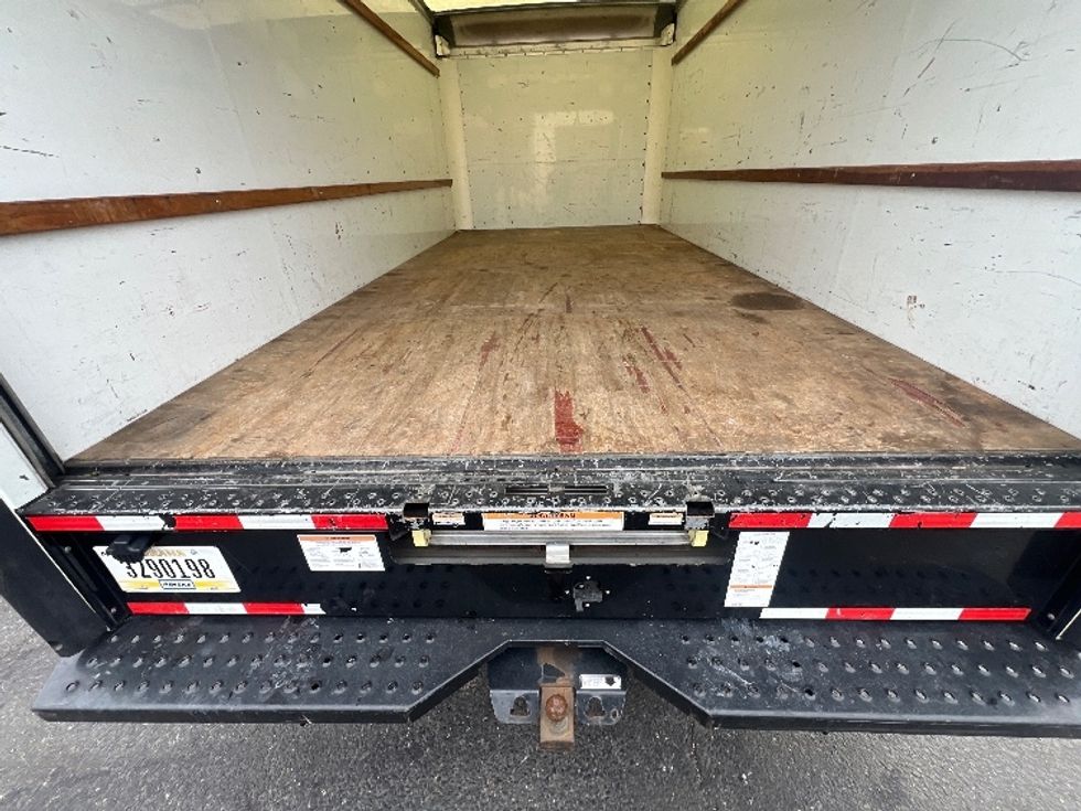 Light Duty Box Truck-Light and Medium Duty Trucks-GMC-2021-Savana G33903-Baltimore-MD-106,217\n\t\tmiles-$ 29,250 - Image 10