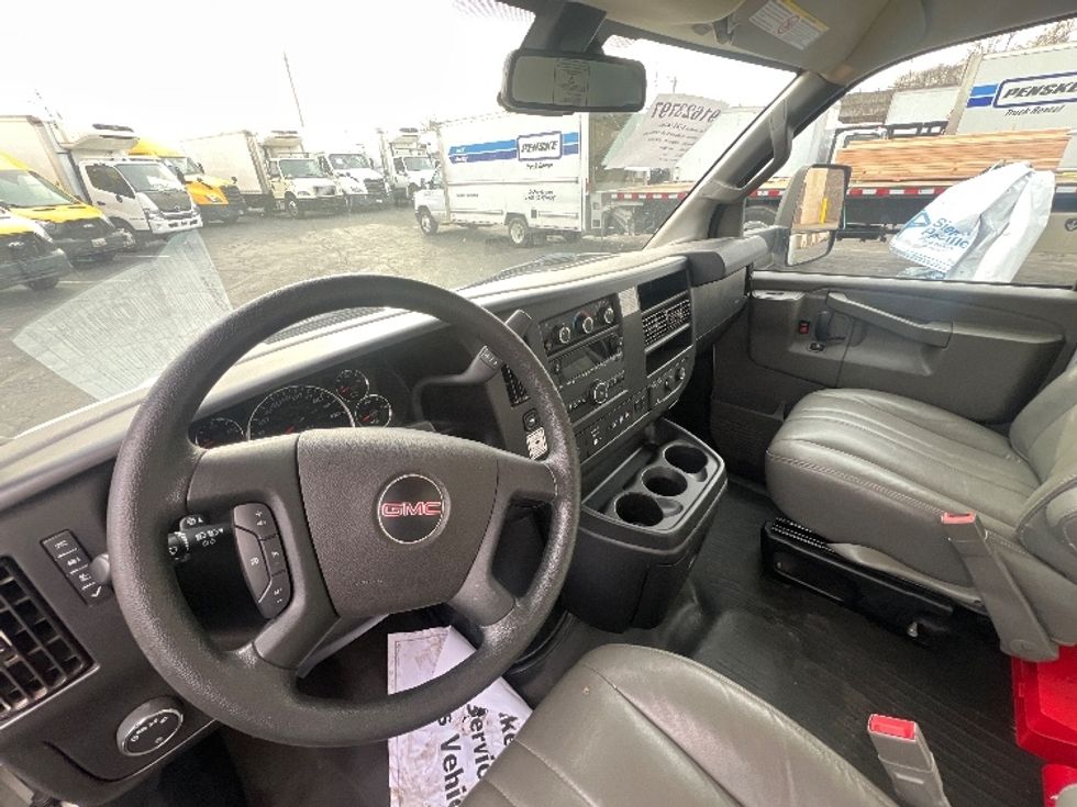 Light Duty Box Truck-Light and Medium Duty Trucks-GMC-2021-Savana G33903-Baltimore-MD-106,217\n\t\tmiles-$ 29,250 - Image 18