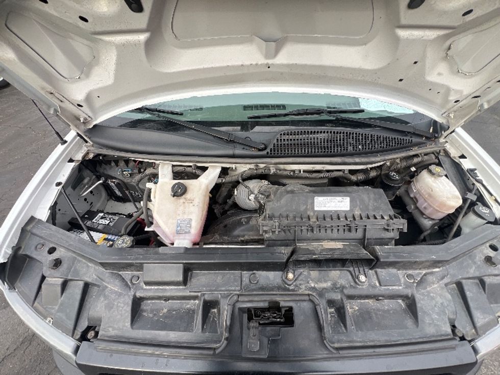 Light Duty Box Truck-Light and Medium Duty Trucks-GMC-2021-Savana G33903-Baltimore-MD-106,217\n\t\tmiles-$ 29,250 - Image 23