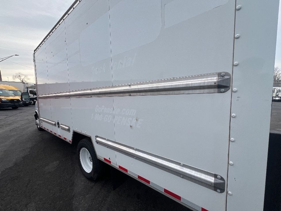Light Duty Box Truck-Light and Medium Duty Trucks-GMC-2021-Savana G33903-Baltimore-MD-106,217\n\t\tmiles-$ 29,250 - Image 25