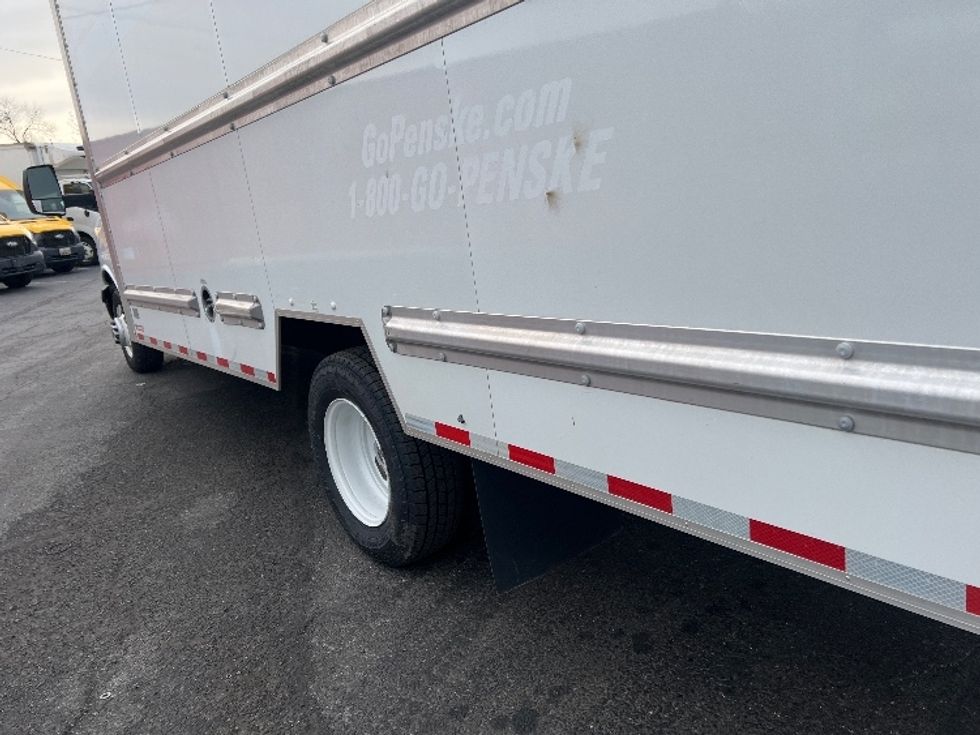 Light Duty Box Truck-Light and Medium Duty Trucks-GMC-2021-Savana G33903-Baltimore-MD-106,217\n\t\tmiles-$ 29,250 - Image 26