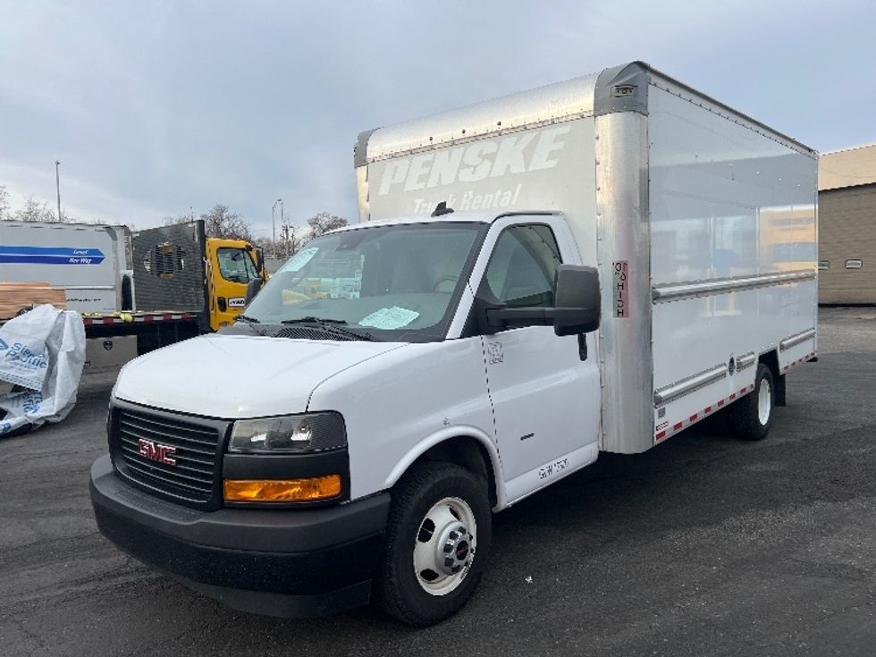 Light Duty Box Truck-Light and Medium Duty Trucks-GMC-2021-Savana G33903-Baltimore-MD-106,217\n\t\tmiles-$ 29,250 - Image 3