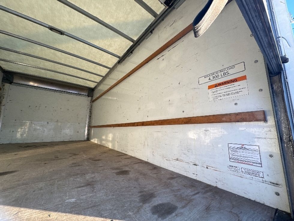 Light Duty Box Truck-Light and Medium Duty Trucks-GMC-2021-Savana G33903-Baltimore-MD-106,497\n\t\tmiles-$ 27,250 - Image 10