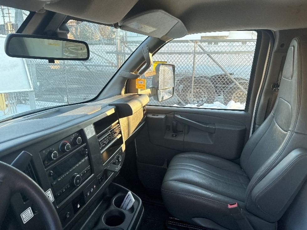Light Duty Box Truck-Light and Medium Duty Trucks-GMC-2021-Savana G33903-Baltimore-MD-106,497\n\t\tmiles-$ 27,250 - Image 16