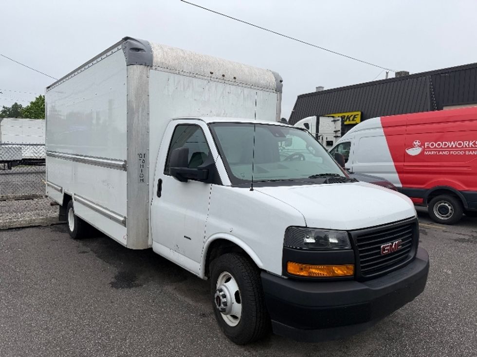 Light Duty Box Truck-Light and Medium Duty Trucks-GMC-2021-Savana G33903-Baltimore-MD-106,497\n\t\tmiles-$ 27,250 - Image 3