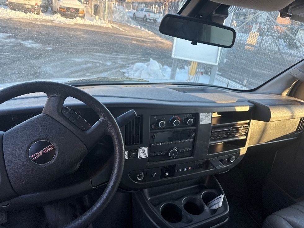 Light Duty Box Truck-Light and Medium Duty Trucks-GMC-2021-Savana G33903-Baltimore-MD-106,497\n\t\tmiles-$ 27,750 - Image 16