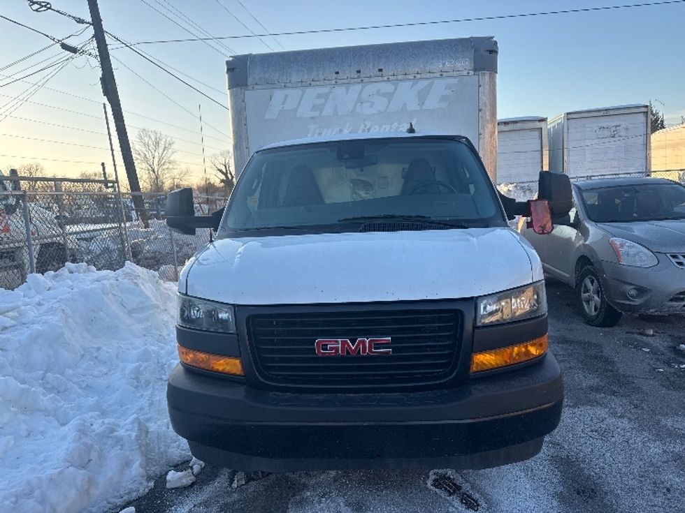 Light Duty Box Truck-Light and Medium Duty Trucks-GMC-2021-Savana G33903-Baltimore-MD-106,497\n\t\tmiles-$ 27,750 - Image 2