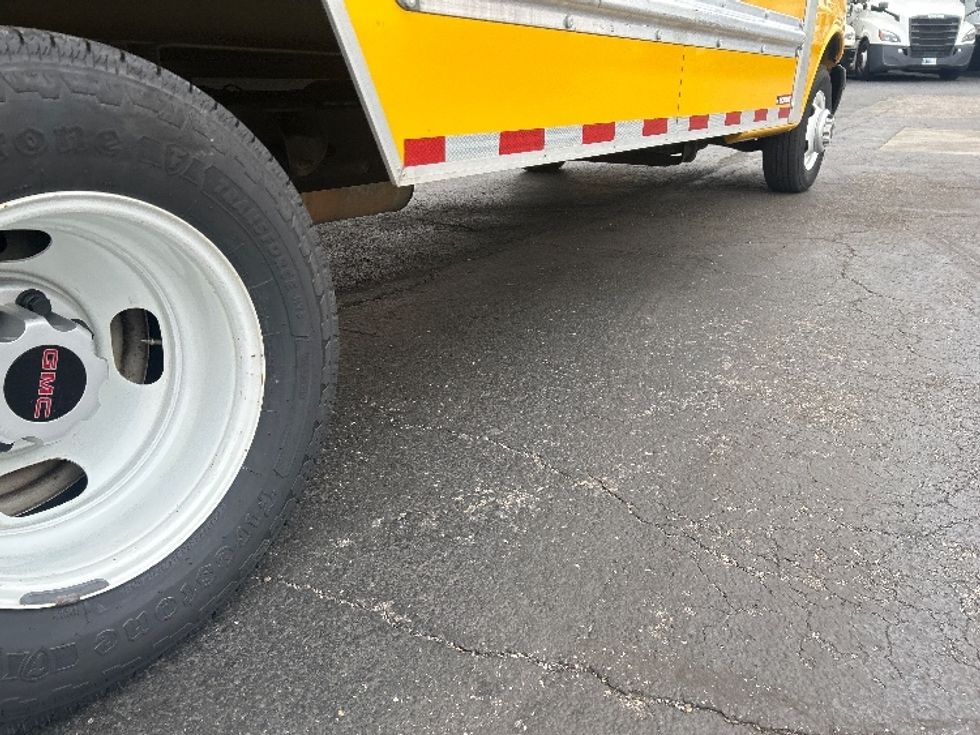 Light Duty Box Truck-Light and Medium Duty Trucks-GMC-2021-Savana G33903-Baltimore-MD-110,702\n\t\tmiles-$ 25,750 - Image 14