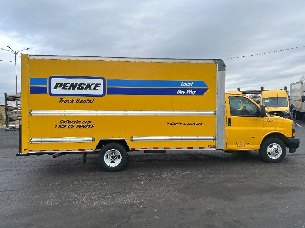 Light Duty Box Truck-Light and Medium Duty Trucks-GMC-2021-Savana G33903-Baltimore-MD-110,702\n\t\tmiles-$ 25,750 - Image 15