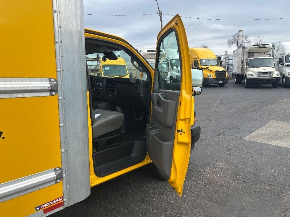 Light Duty Box Truck-Light and Medium Duty Trucks-GMC-2021-Savana G33903-Baltimore-MD-110,702\n\t\tmiles-$ 25,750 - Image 20