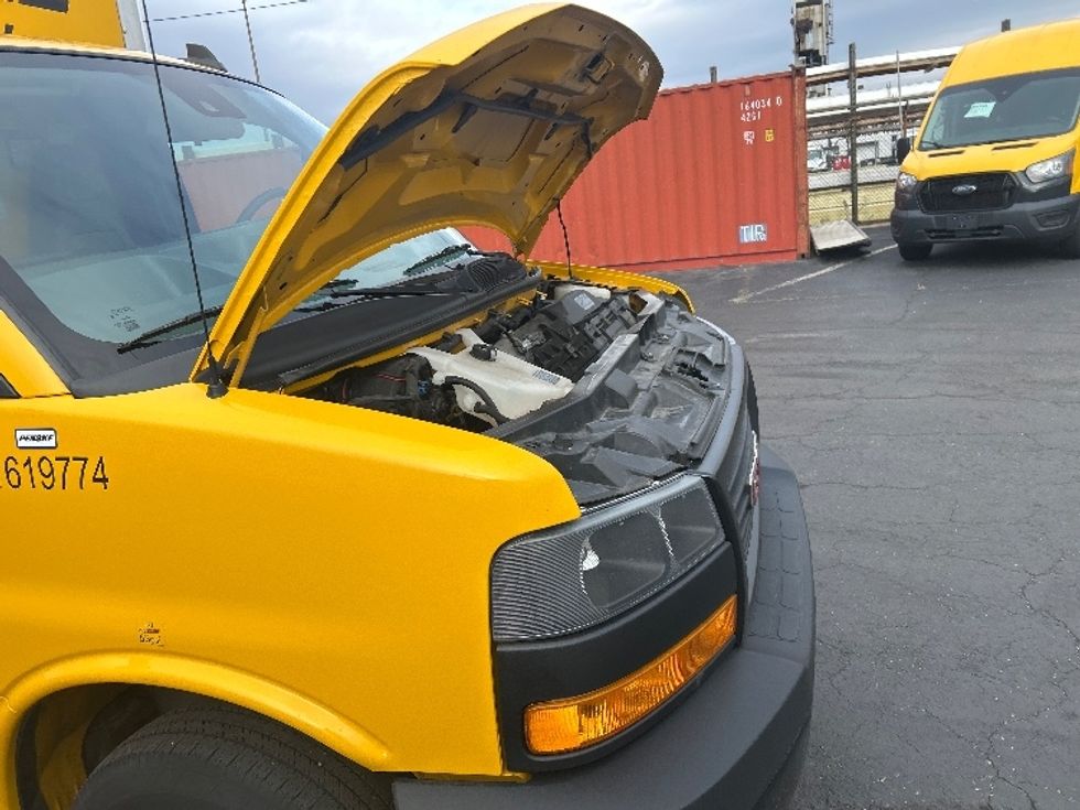 Light Duty Box Truck-Light and Medium Duty Trucks-GMC-2021-Savana G33903-Baltimore-MD-110,702\n\t\tmiles-$ 25,750 - Image 23