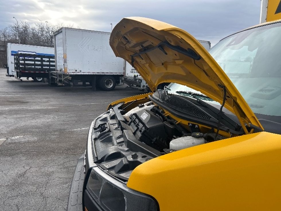 Light Duty Box Truck-Light and Medium Duty Trucks-GMC-2021-Savana G33903-Baltimore-MD-110,702\n\t\tmiles-$ 25,750 - Image 24