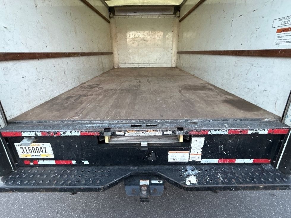 Light Duty Box Truck-Light and Medium Duty Trucks-GMC-2021-Savana G33903-Baltimore-MD-89,450\n\t\tmiles-$ 29,750 - Image 10