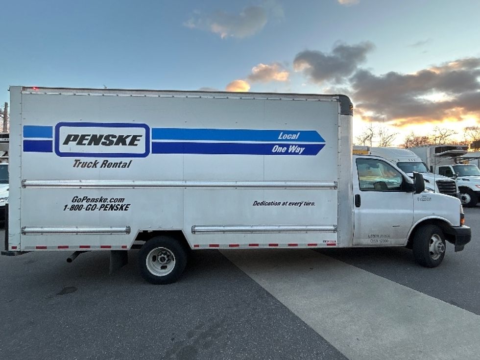 Light Duty Box Truck-Light and Medium Duty Trucks-GMC-2021-Savana G33903-Baltimore-MD-89,450\n\t\tmiles-$ 29,750 - Image 15