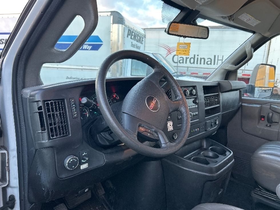 Light Duty Box Truck-Light and Medium Duty Trucks-GMC-2021-Savana G33903-Baltimore-MD-89,450\n\t\tmiles-$ 29,750 - Image 17