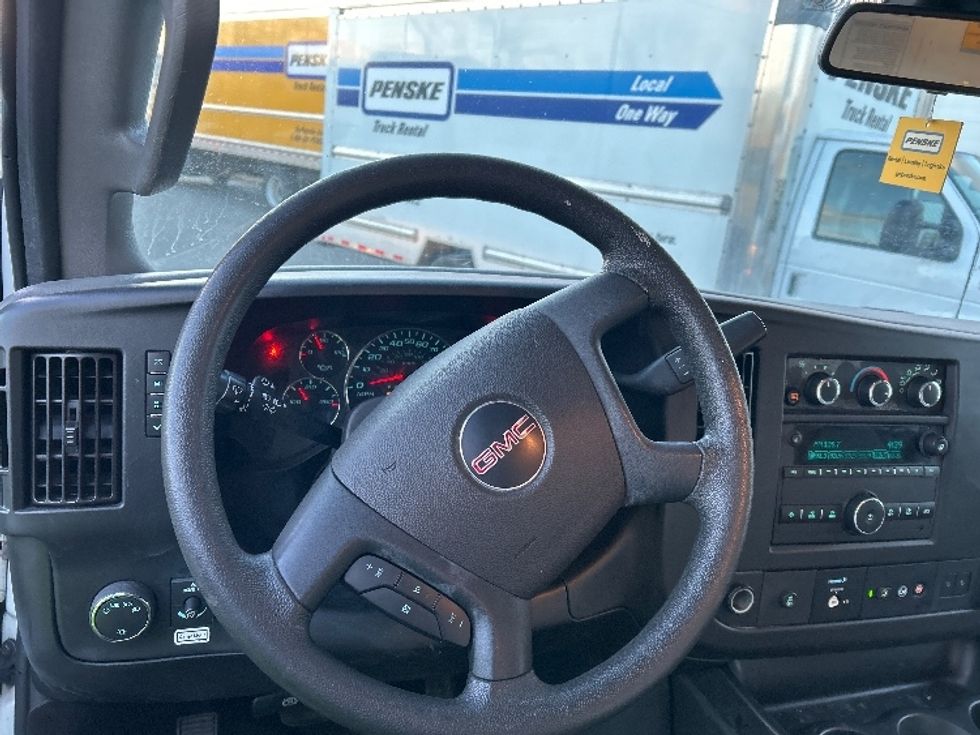 Light Duty Box Truck-Light and Medium Duty Trucks-GMC-2021-Savana G33903-Baltimore-MD-89,450\n\t\tmiles-$ 29,750 - Image 18