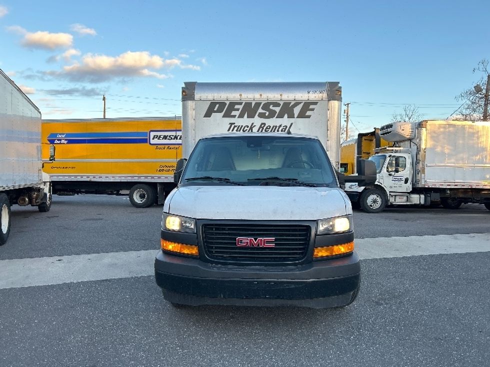 Light Duty Box Truck-Light and Medium Duty Trucks-GMC-2021-Savana G33903-Baltimore-MD-89,450\n\t\tmiles-$ 29,750 - Image 2
