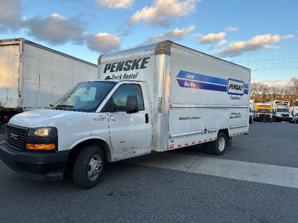Light Duty Box Truck-Light and Medium Duty Trucks-GMC-2021-Savana G33903-Baltimore-MD-89,450\n\t\tmiles-$ 29,750 - Image 3