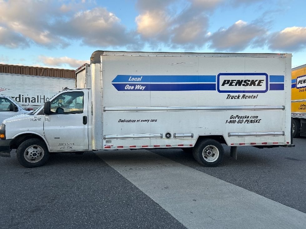 Light Duty Box Truck-Light and Medium Duty Trucks-GMC-2021-Savana G33903-Baltimore-MD-89,450\n\t\tmiles-$ 29,750 - Image 4