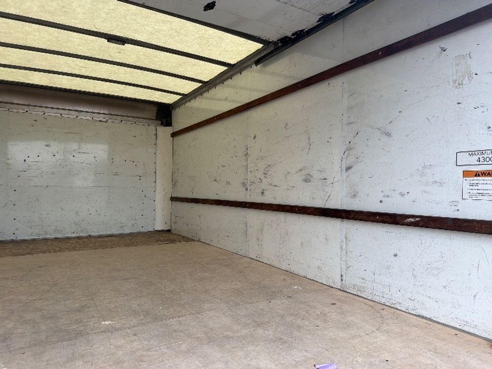 Light Duty Box Truck-Light and Medium Duty Trucks-GMC-2021-Savana G33903-Baltimore-MD-93,336\n\t\tmiles-$ 26,500 - Image 11