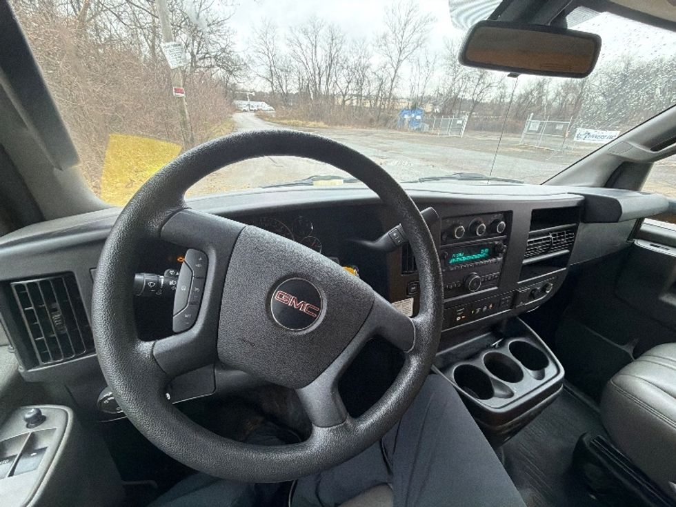 Light Duty Box Truck-Light and Medium Duty Trucks-GMC-2021-Savana G33903-Baltimore-MD-93,336\n\t\tmiles-$ 26,500 - Image 17