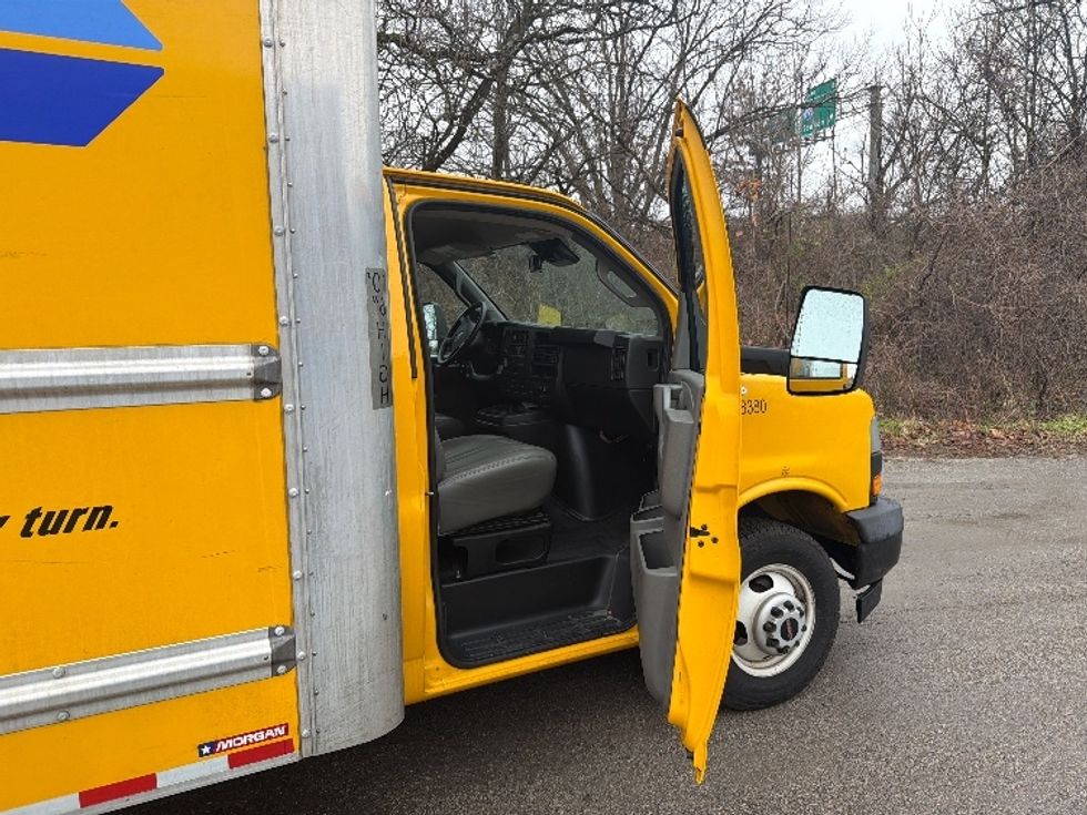 Light Duty Box Truck-Light and Medium Duty Trucks-GMC-2021-Savana G33903-Baltimore-MD-93,336\n\t\tmiles-$ 26,500 - Image 19