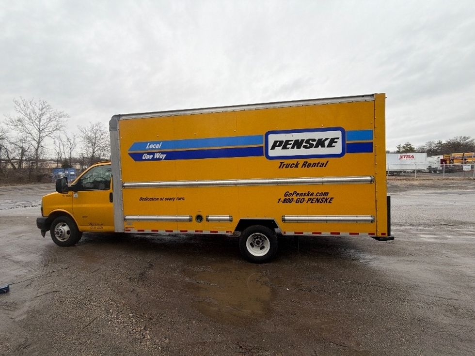 Light Duty Box Truck-Light and Medium Duty Trucks-GMC-2021-Savana G33903-Baltimore-MD-93,336\n\t\tmiles-$ 26,500 - Image 4