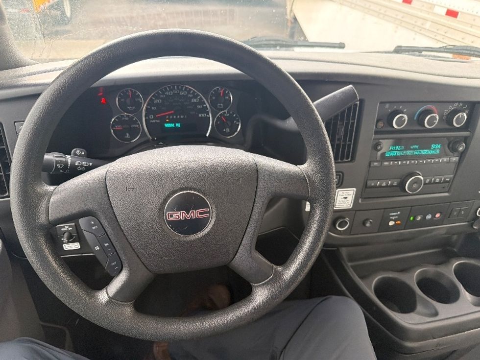 Light Duty Box Truck-Light and Medium Duty Trucks-GMC-2021-Savana G33903-Baltimore-MD-95,591\n\t\tmiles-$ 29,000 - Image 16