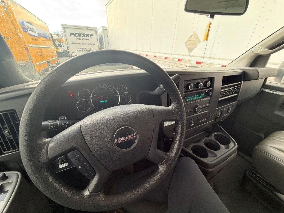 Light Duty Box Truck-Light and Medium Duty Trucks-GMC-2021-Savana G33903-Baltimore-MD-95,591\n\t\tmiles-$ 29,000 - Image 17