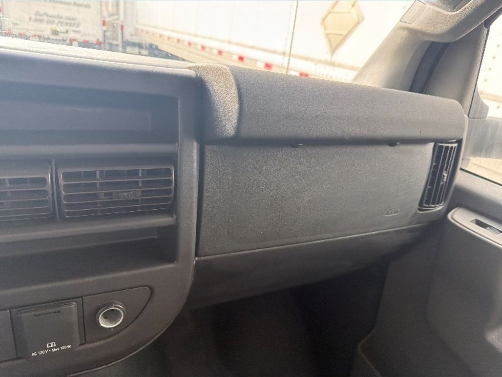 Light Duty Box Truck-Light and Medium Duty Trucks-GMC-2021-Savana G33903-Baltimore-MD-95,591\n\t\tmiles-$ 29,000 - Image 20