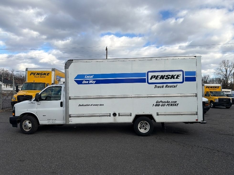 Light Duty Box Truck-Light and Medium Duty Trucks-GMC-2021-Savana G33903-Baltimore-MD-95,591\n\t\tmiles-$ 29,000 - Image 4